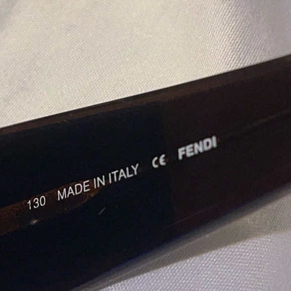 Fendi 😎 Sunglasses - Picture 8 of 10